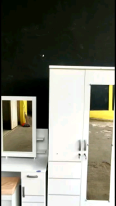 Lemari dan Meja Rias Kaca Slide Modern Termurah Terlaris