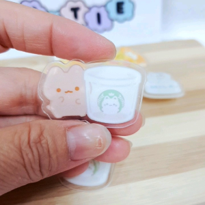 卡通猫猫亚克力胸针 书包包包笔盒服饰衣服背包挂件 可爱别针徽章配件 Acrylic Children Cute Brooch Badge Pin Diy School Bag Hat Pencil Case Kerongsang Tudung Budak Hiasan Beg Topi Hadiah Kanak XZ45