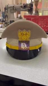 หมวกราชการชายสีกากี หน้าหมวกครุฑปักดิ้น งานพรีเมี่ยมพร้อมซองกันเปื้อน