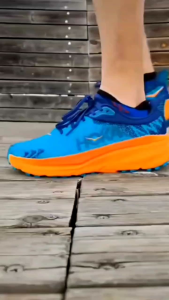 SEPATU RUNNING HOKA CHALLENGER ATR 7 SEPATU GYM SEPATU OLAHRAGA LARI/TENIS