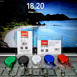 Tempat Id Card Akrilik Transparan & Yoyo Id Card Holder: Pemahaman Dasar dan Perbandingan