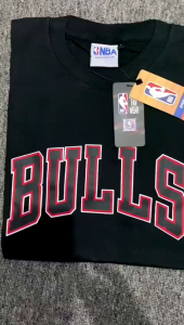Baju Kaos Pria Wanita Terbaru brand distro Bandung Warna Cream Font BULLS Basketball Kekinian Lembut Dan Tebal Oversize