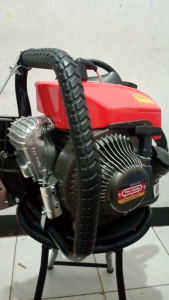 chain Saw 070 pro quip kuntum 7 tanpa bar dan rante hanya mesin saja /senso 070 tanpa bar + Rante (HANYA MESIN AJA TIDAK ADA BAR DAN RANTE HANYA MESIN AJA)