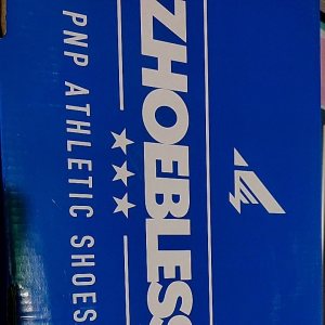 WHITE ATHLETIC SHOES PNP