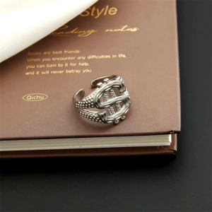 Cincin Elegan Desain Lambang USD (Adjustable)