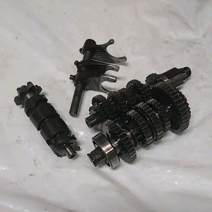 HONDA XL125SD XL125S XL125R GENUINE JAPAN HONDA FACTORY TRANSMISSION GEARS SET WITH AXLES SHIFT DRUM WITH SELECTOR 3 SHIFT FORKS WITH SHAFT  *(REFURBISHED RE-OILED FOR RUST RETARDING) *(PLEASE CHECK TO SEE THE VIDEO BEFORE ORDERING)   *(-J538)