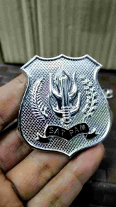 Kewenangan besar satpam cor tebal