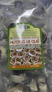 Kẹo Chuối Tươi Cuộn Mè Bánh Tráng - Túi 500g - Đặc Sản Bến Tre