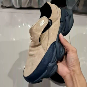 Sneakers Pria New Balance: Desain & Kenyamanan