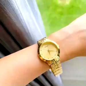 นาฬิกาผู้หญิง Chelsea Gold ตัวเรือนและสายสเตนเลสสีทอง หน้าปัด 30 มิล