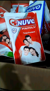 sabun mandi cair nuvo 400ml membersihkan badan dari bau keringat dan noda