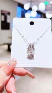 Cute cartoon kitten pendant necklace luxurious and sophisticated fashionable and versatile clavicle chain unique design womens jewelry