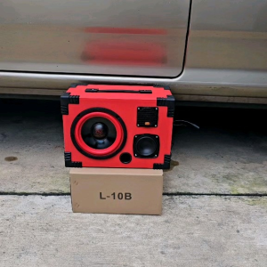 ลำโพงบลูทูธ ดอก6.5 นิ้ว เสียงกลาง3นิ้ว ดอกแหลม2นิ้ว เสียงใสๆ หุ้มPVC สีแดง ใช้ไฟบ้านและไฟ12V เชื่อมต่อบลูทูธauxusb (ไม่มีแบตในตัว)