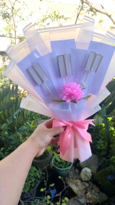 Ready Buket Gradasi Kombinasi Kosongan 5 Lembar Uang 3 Stik Untuk Snack/Kopi/Foto Free Kartu Ucapan Kado Bunga