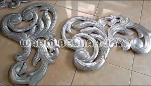 Ornamen Klasik Mewah Ukuran 50x80 Motif Bunga Lengkung Dua Muka