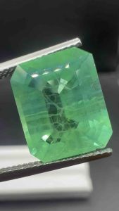 Emerald lab grown green emerald gem grade A 100% Lab grown gem.12.6ct11x13mm