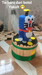 Doraemon Lucu Perakarya Kerajinan dari Botol Bekas & Stik Es Krim