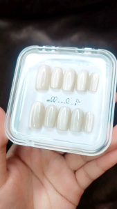 เล็บปลอมสีเจล ราคาถูก (ตามสี) ลูกแก้วละมูนๆ, มีหลายสีเลือก, เปลี่ยนทรงเล็บแจ้งในแชต แถมฟรีกาว ตะไบ