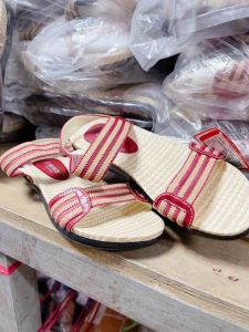Sandal nữ Bitas SYN.62 (Cam đen + Đỏ kem + Xanh lá kem)dép quai hậu học sinh quai ngang2quai gián