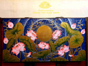 ภาพวาดทุ่งดอกบัว พื้นสีน้ำเงินสลัดเงิน ขนาดW80H65cm ภาพติดผนัง  ภาพแขวนกรอบลอย ภาพมงคล ภาพตกแต่งร้าน