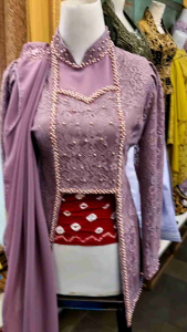 Kebaya Kutubaru Krah Shanghai Selendang: Pilihan Elegan untuk Acara Formal