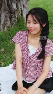Áo tiểu thư form babydoll chất Đũi caro hai lớp tay hến cổ V bèo thắt dây nơ phối ren