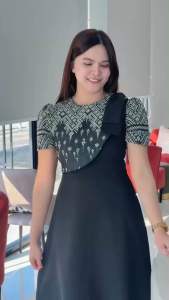 เดรสผ้สไทยทอ แต่งโบว์ไหล่ สีดำ ทรงย้วย