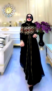 Gamis Busuii & Arabian: Desain Elegan, Bordir Komputer, dan Mote Swarosky