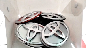 EMBLEM LOGO TUTUP BAN SEREP TOYOTA RUSH KAKI 4 DIAMETER 12 CM
