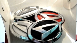 EMBLEM LOGO TUTUP BAN SEREP DAIHATSU TERIOS 2004-2015 KAKI 4 DIAMETER 12 CM