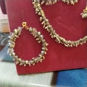 Chocker set.