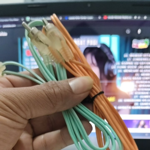 Kabel Audio Jack 3.5mm 2x1 Berkualitas Tinggi Warna kalem Aksesori HP Speaker
