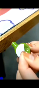 Gantungan Unik Lucu Bentuk Jempol / Gantungan Kabel Kunci Multifungsi