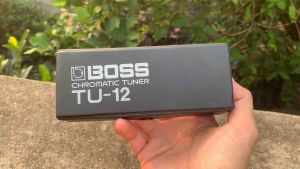 🎸 Máy chỉnh dây guitar & bass hãng Boss TU-12 – Huyền thoại chỉnh dây