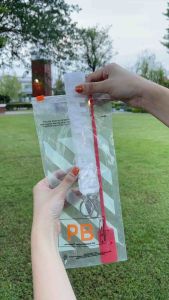 [ 💥 ส่งฟรี 399.- ] พร้อมส่ง 📦  พวงกุญแจ off-white สวยมาก มาน้อย มีสลักโลโก้ปลายคล้อง ขนาด : 25x2.5cm วัสดุ : PVC พวงกุญแจกระเป๋า สายคล้องกระเป๋า