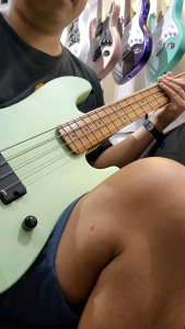 LUXARS SHORT SCALE BASS