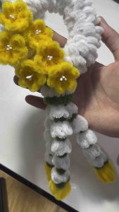 พวงมาลัยลวดกำมะหยี่ ดอกไม้สีเหลือง พวงมาลัยไหว้พระพวงมาลัยไหว้ผู้ใหญ่ให้เป็นของขวัญ