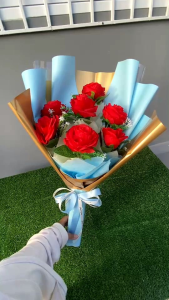 `ช่อกุหลาบวาเลนไทน์ ช่อดอกไม้ปริญญา` - `ช่อกุหลาบวาเลนไทน์ ช่อดอกไม้ปริญญา`