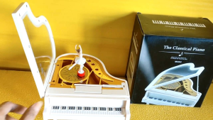 The classical piano music box gifts for your loved ones toys