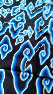 Kain Batik Cirebon Tulis motif mega mendung Biru Hitam