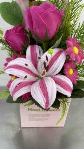 Quà tặng- Hoa kẽm nhung hoa lyly cao 35cm ngang 12cm