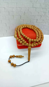 Tasbih Kayu Cendana Wangi A43: Desain Elegan & Tahan Lama