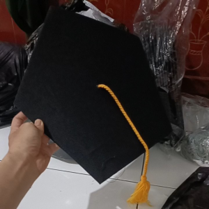 Topi Toga Wisuda Murah Ukuran Anak dan Dewasa (TK SMPSMA Wisuda)
