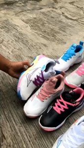 Mizuno Momentum 3 Sepatu Volli Wanita Terbaru Anti Selip Anti Licin Dioutdoor Dan Indoor/Sepatu Olahraga Volleyball Wanita Mizuno Momentum 3 Cewek Terbaru/Sepatu Volly Mizuno