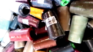 Benang jahit baju Kecil dan besar celana warna lengkap super kuat astra kiloan Murah BISA ATW BAYAR D TMPAT