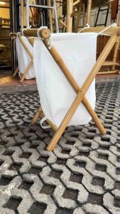 ตะกร้าผ้า ไม้ไผ่ เคลือบสี ธรรมชาติ กล่องเก็บของ แต่งห้องน้่ำ พับได้ ถุงผ้าฝ้าย 40x40x57cm งานทำมือ Foldable Portable Cotton And Bamboo Laundry Bag