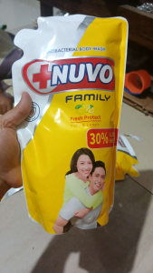 sabun nuvo cair kemasan 800ml Yuzu&lemon (warna kuning)
