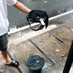 Tas Selempang Pria Anti Air Terbaru