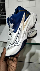 Sepatu Olahraga Voli & Basket Pria Terbaru: Tips Memilih & Menggunakan