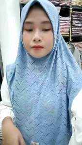 Hijab Lily Malay jersey jaguar bolong by Alindi Hijab